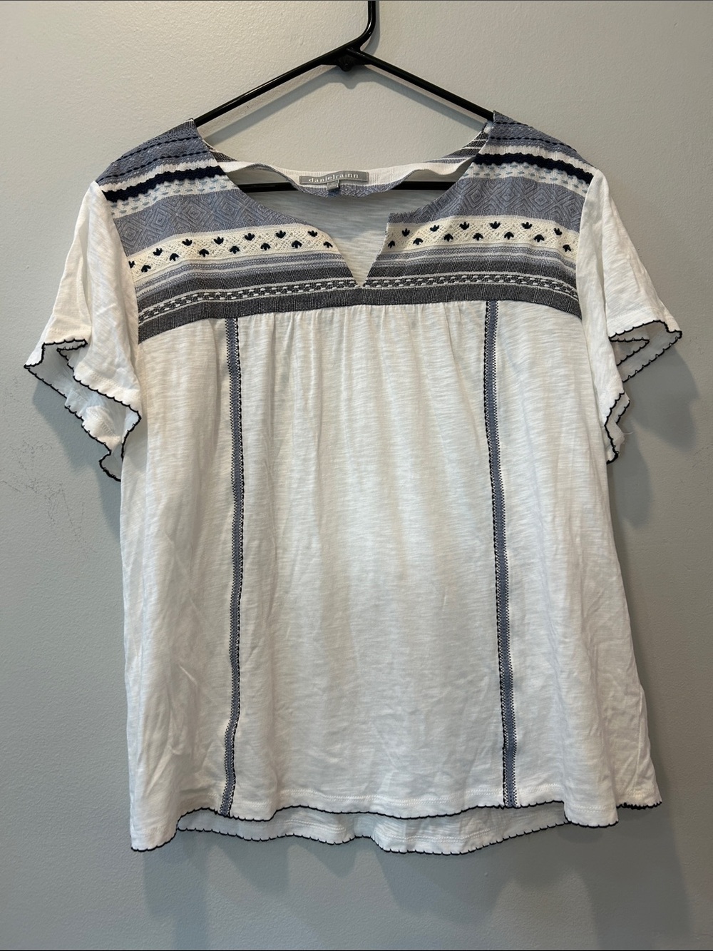 Daniel Rainn White Short Sleeve Embroidered Boho Top with Navy Trim